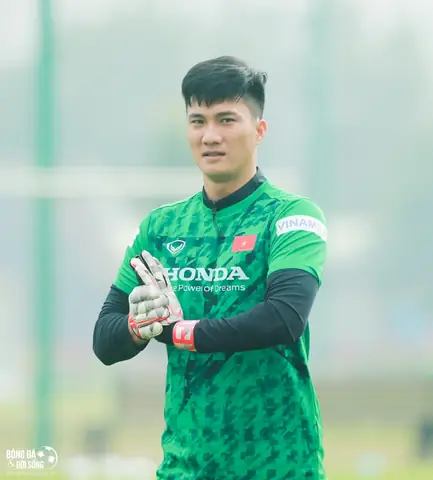Hồ Sơ Thủ M&ocirc;n Nguyễn Văn Ho&agrave;ng: Tiểu Sử, Sự Nghiệp H&agrave; Nội Fc, Số &Aacute;o Độc Nhất & H&agrave;nh Tr&igrave;nh Học Hlv