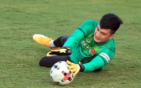 Hồ Sơ Thủ M&ocirc;n Nguyễn Văn Ho&agrave;ng: Tiểu Sử, Sự Nghiệp H&agrave; Nội Fc, Số &Aacute;o Độc Nhất & H&agrave;nh Tr&igrave;nh Học Hlv