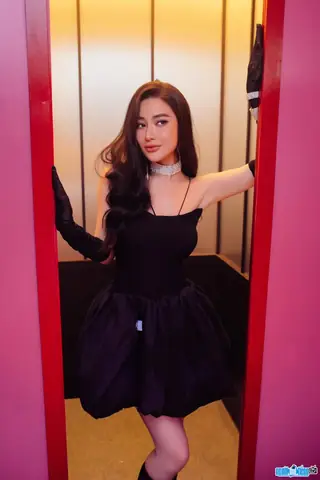 Tiktoker Gon Pink Là Ai? Tiểu Sử, Sự Nghiệp & Cập Nhật Mới Nhất Về "bà Hoàng Content" Gen Z Tiktoker Gon Pink Là Ai? Tiểu Sử, Sự Nghiệp & Cập Nhật Mới Nhất Về "bà Hoàng Content" Gen Z