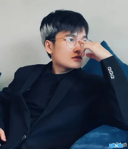 Lê Lệnh Quyền (cô Đồng Nát) Là Ai? Tiểu Sử, Sự Nghiệp, Thu Nhập Và Đời Tư Tiktoker 3 Triệu Follower Lê Lệnh Quyền (cô Đồng Nát) Là Ai? Tiểu Sử, Sự Nghiệp, Thu Nhập Và Đời Tư Tiktoker 3 Triệu Follower