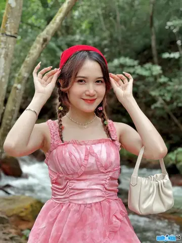 Tiktoker Oanh Gấu Là Ai? Tiểu Sử, Hành Trình Từ Cô Giáo Piano Đến Ngôi Sao Mạng Xã Hội Tiktoker Oanh Gấu Là Ai? Tiểu Sử, Hành Trình Từ Cô Giáo Piano Đến Ngôi Sao Mạng Xã Hội