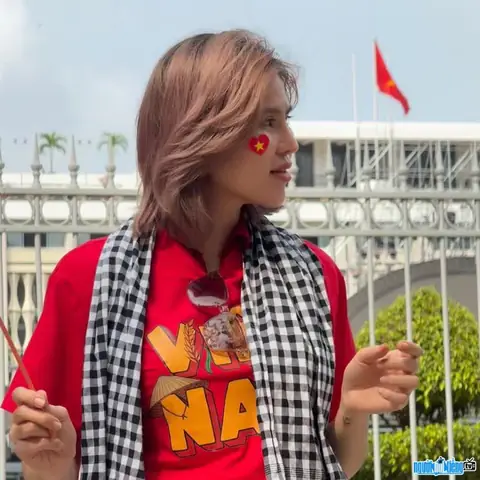 Tiểu Sử Tiktoker Sunny B&agrave; C&ocirc; Miền T&acirc;y: Họ T&ecirc;n, Qu&ecirc; Qu&aacute;n, Gia Đ&igrave;nh & H&agrave;nh Tr&igrave;nh Th&agrave;nh Tiếng