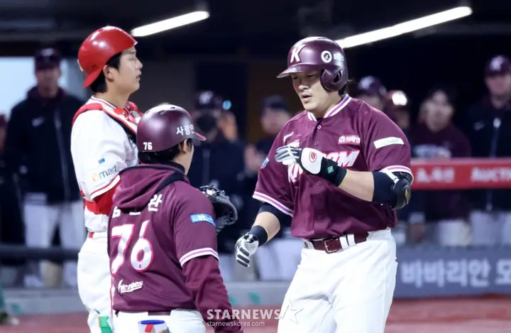 Hồ Sơ Vđv B&oacute;ng Ch&agrave;y Kyle Jensen: Tiểu Sử, Thống K&ecirc; & H&agrave;nh Tr&igrave;nh Mlb