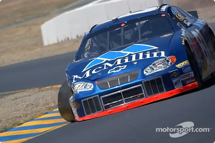 Austin Cameron L&agrave; Ai? Tiểu Sử, Sự Nghiệp Đua Xe Nascar V&agrave; Th&agrave;nh T&iacute;ch Nổi Bật