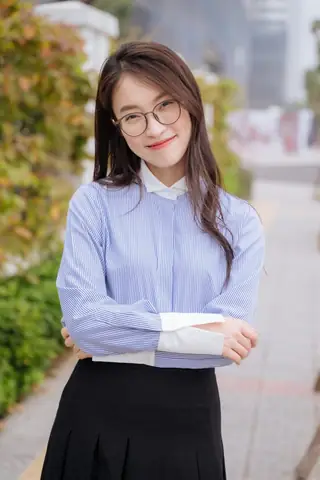 Trần Khánh Vy Là Ai? Tiểu Sử, Sự Nghiệp Vlogger, Mc Vtv Và Những Điều Thú Vị Ít Người Biết Trần Khánh Vy Là Ai? Tiểu Sử, Sự Nghiệp Vlogger, Mc Vtv Và Những Điều Thú Vị Ít Người Biết