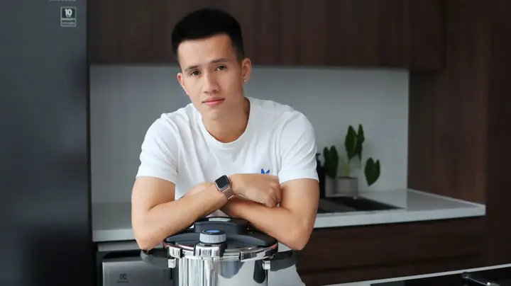 Tiểu Sử Vlogger Trị Nguyễn (anh Bạn Th&acirc;n): Hồ Sơ, Sự Nghiệp & Hệ K&ecirc;nh Truyền Th&ocirc;ng