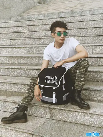 Bạn Là Ai? Khám Phá Hành Trình Và Sự Nổi Tiếng Của Youtuber Đích Lép Bạn Là Ai? Khám Phá Hành Trình Và Sự Nổi Tiếng Của Youtuber Đích Lép