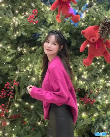 T&igrave;m Hiểu Youtuber Rin Go: Hồ Sơ, K&ecirc;nh Youtube/tiktok & Series Nội Dung Nổi Bật
